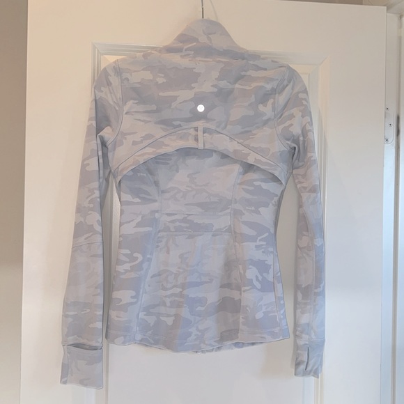 2133. Lululemon Define Jacket *Luxtreme - Picture 3 of 6